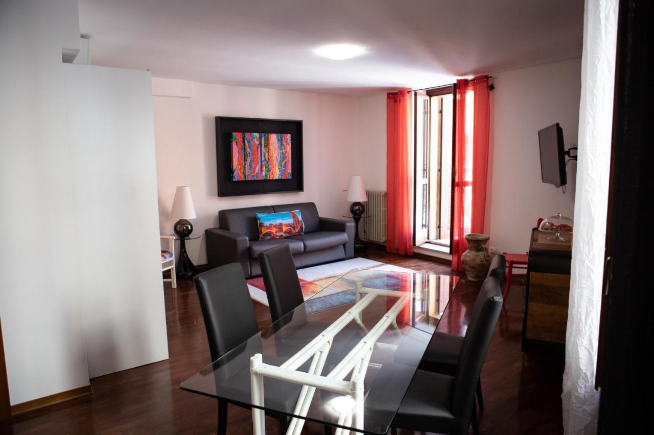Amanti Due Apartments เวโรนา ภายนอก รูปภาพ
