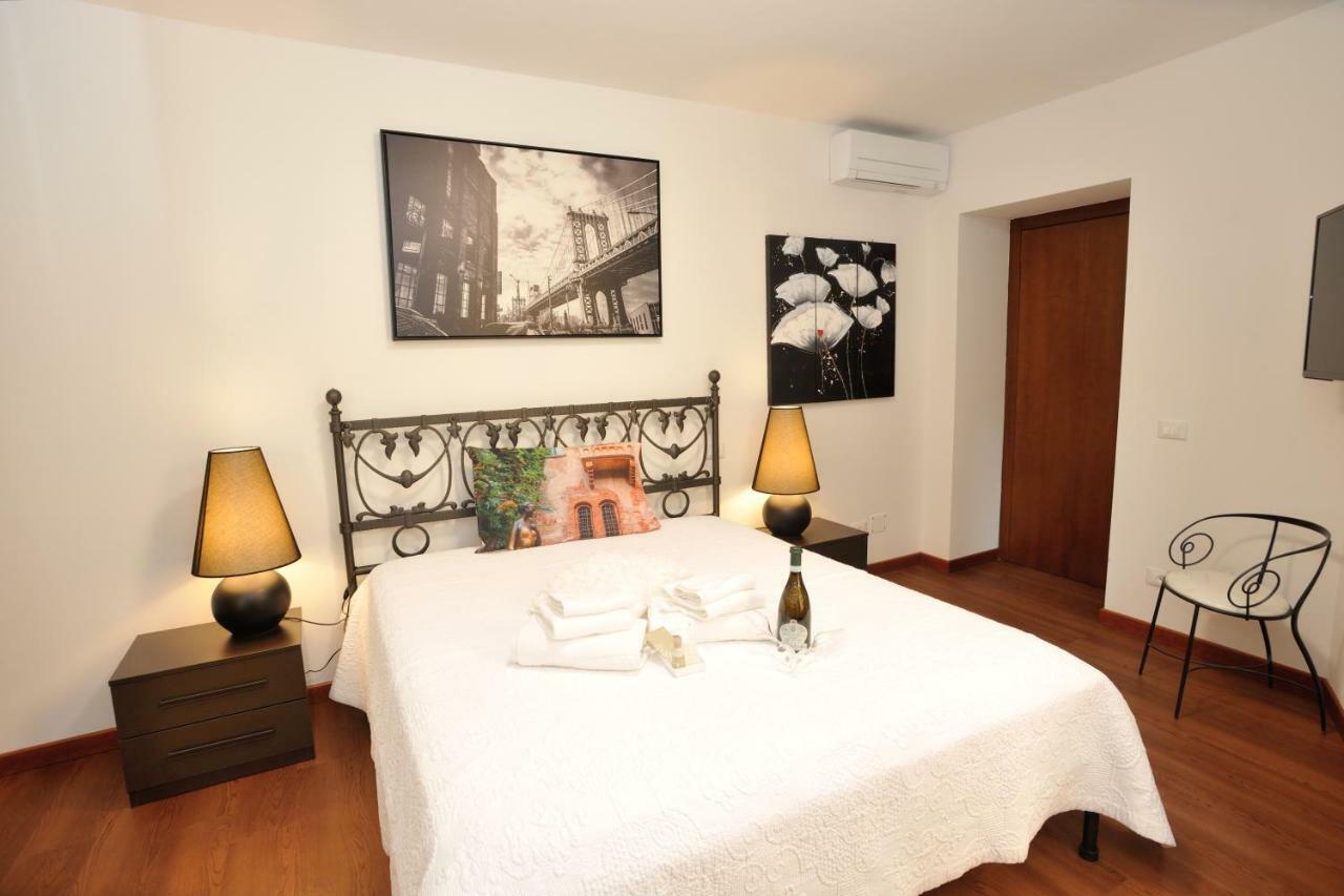 Amanti Due Apartments เวโรนา ภายนอก รูปภาพ